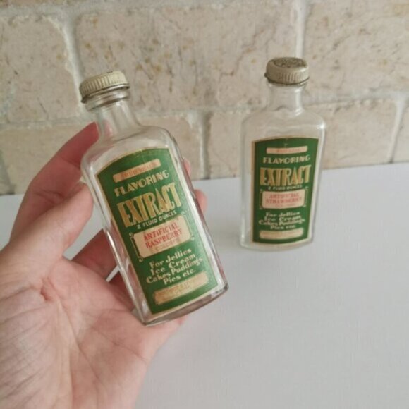 Vintage Northrop & Lyman Flavoring Extract Glass Bottles Set of 2 Empty Red Seal - Picture 3 of 8